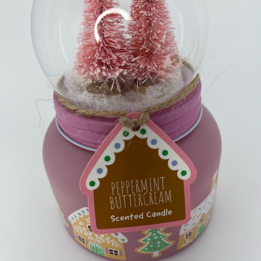 Snow Globe Candle Peppermint Buttercream Limited Edition Christmas Holiday 7.1oz - Picture 2 of 9
